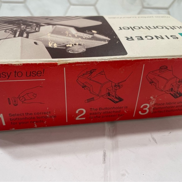 Singer Buttonholer In VINTAGE 1960? Original Box Makes Perfect Buttonholes - Picture 3 of 8